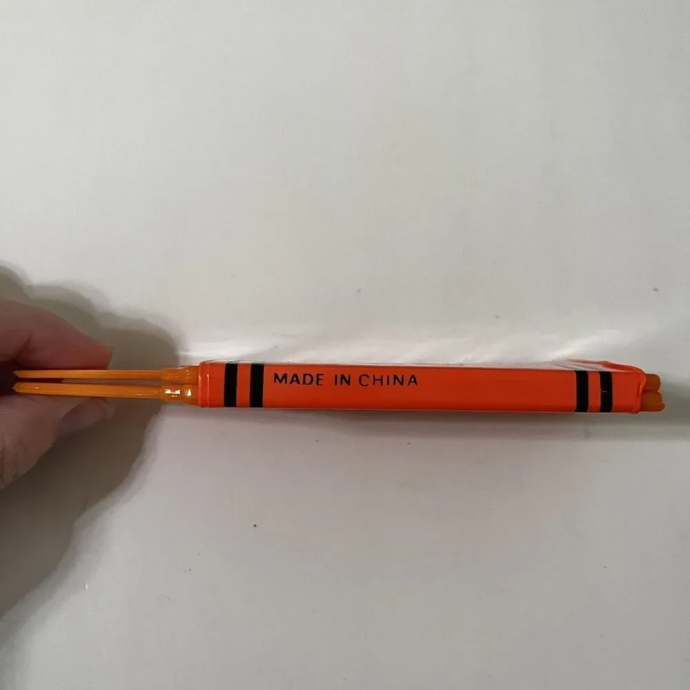 Unbranded vintage crayon